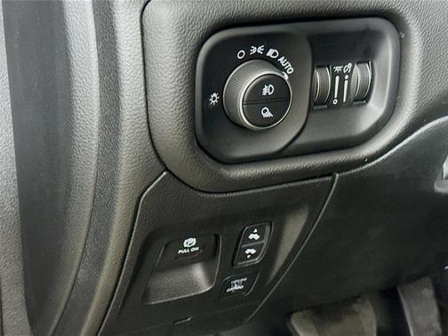 Delmonico Red Pearl 2025 RAM 1500 Big Horn