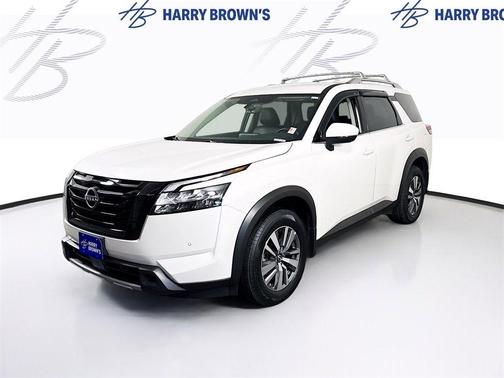 2023 Nissan Pathfinder SL
