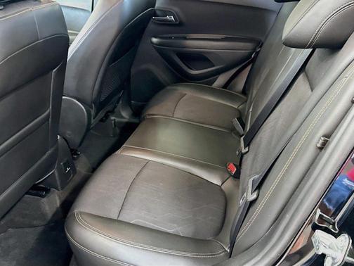 Mosaic Black Metallic 2018 Chevrolet Trax LT