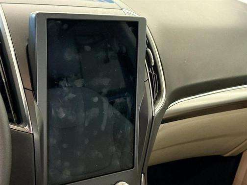 White 2024 Ford Edge Titanium