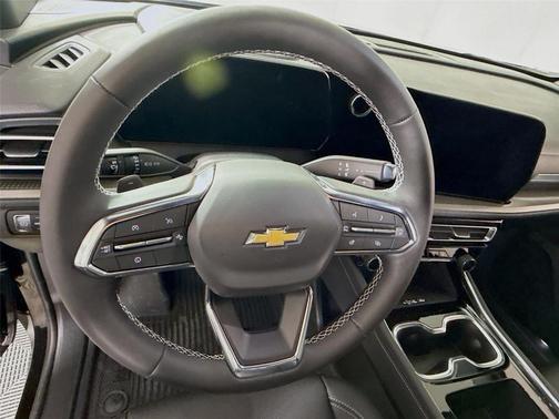 Mosaic Black Metallic 2026 Chevrolet Traverse LT