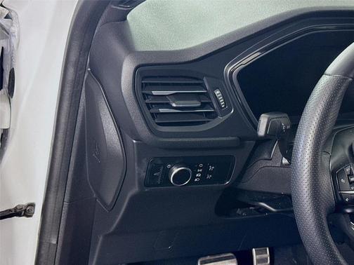Oxford White 2023 Ford Escape ST-Line