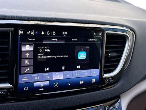 2024 Chrysler Pacifica Touring-L