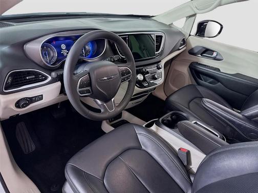 2024 Chrysler Pacifica Touring-L