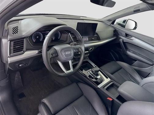 2022 Audi Q5 45 S line Premium Plus
