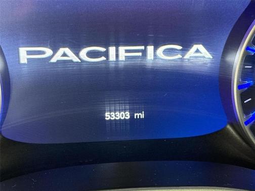 2023 Chrysler Pacifica Touring-L