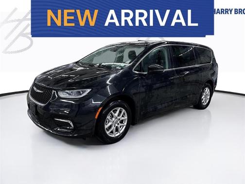 2023 Chrysler Pacifica Touring-L