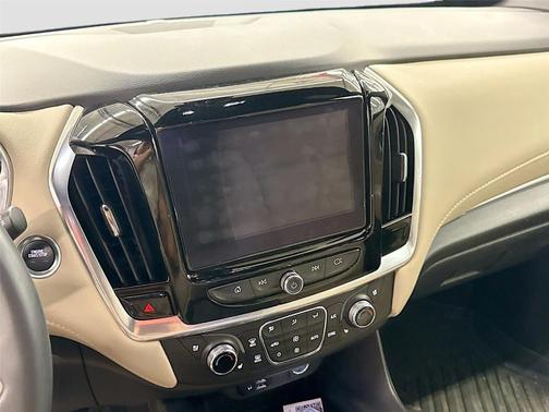 Summit White 2023 Chevrolet Traverse Premier