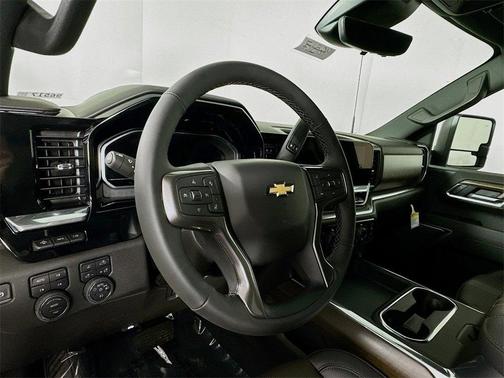 2025 Chevrolet Silverado 3500 High Country