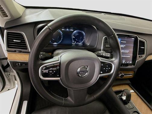 2022 Volvo XC90 Recharge Plug-In Hybrid T8 Inscription Expression 7 Passenger