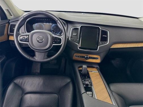 2022 Volvo XC90 Recharge Plug-In Hybrid T8 Inscription Expression 7 Passenger