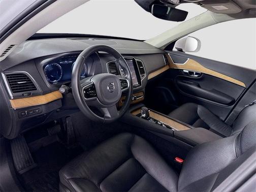 2022 Volvo XC90 Recharge Plug-In Hybrid T8 Inscription Expression 7 Passenger