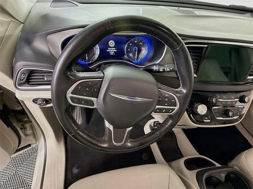 2021 Chrysler Pacifica Touring-L