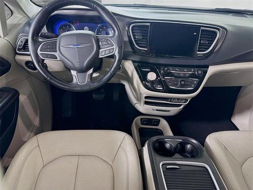 2021 Chrysler Pacifica Touring-L