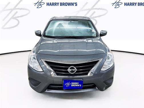 Gray 2019 Nissan Versa 1.6 SV