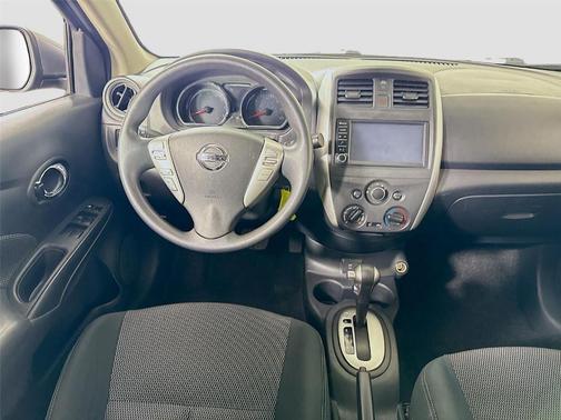 Gray 2019 Nissan Versa 1.6 SV
