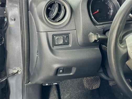 Gray 2019 Nissan Versa 1.6 SV