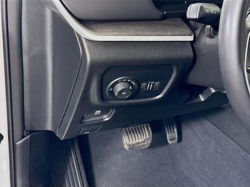 White 2023 Jeep Grand Cherokee Limited