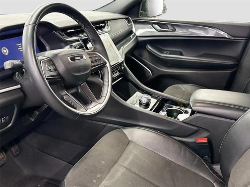 2022 Jeep Grand Cherokee Altitude