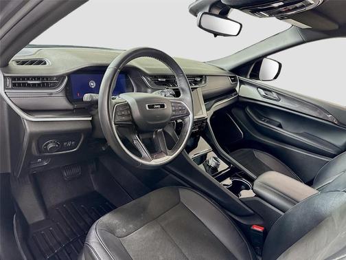 2022 Jeep Grand Cherokee Altitude