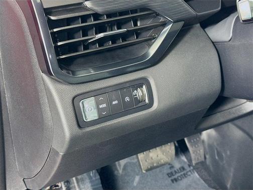 2025 GMC Acadia AT4