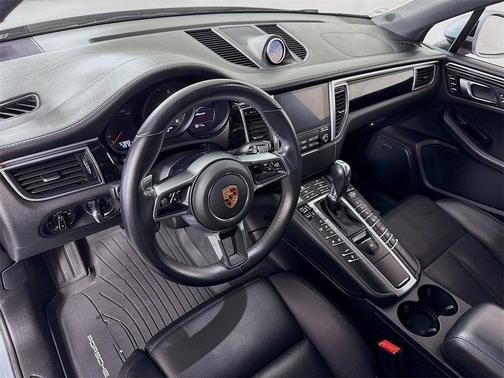 2018 Porsche Macan Base