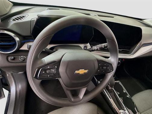 Sterling Gray Metallic 2025 Chevrolet Trax LT