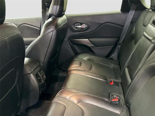 Black 2019 Jeep Cherokee Limited