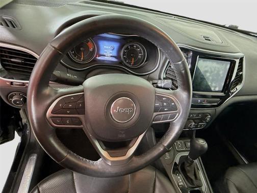 Black 2019 Jeep Cherokee Limited