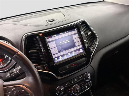 Black 2019 Jeep Cherokee Limited