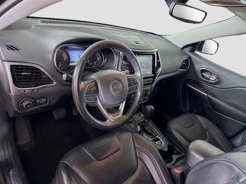 Black 2019 Jeep Cherokee Limited