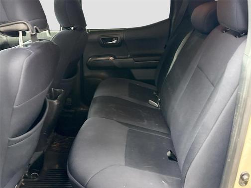 2016 Toyota Tacoma SR