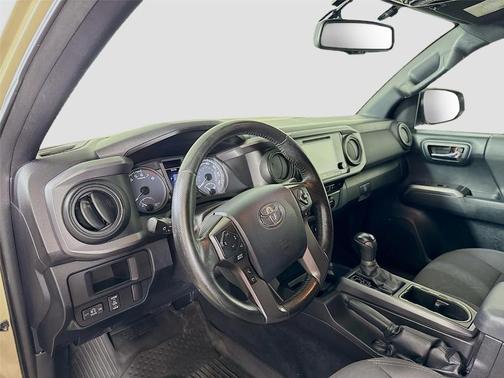 2016 Toyota Tacoma SR