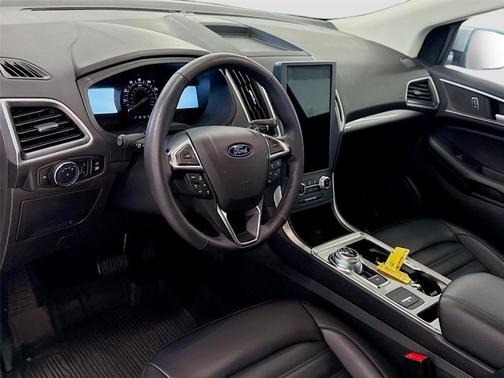 Silver 2024 Ford Edge SEL