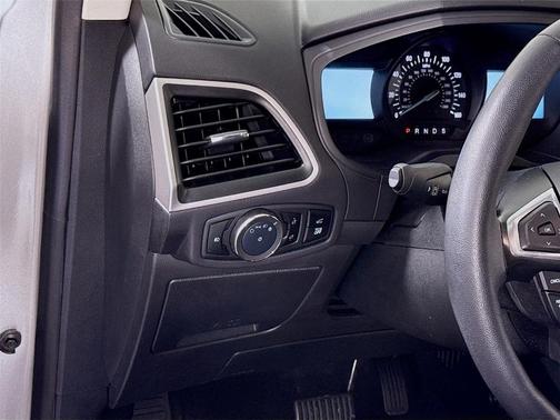 Silver 2024 Ford Edge SEL