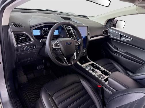 Silver 2024 Ford Edge SEL