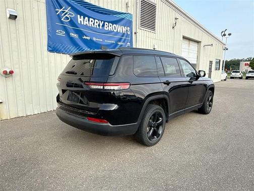 2023 Jeep Grand Cherokee L Laredo