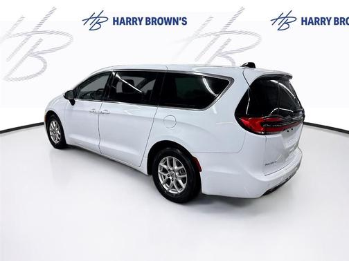 2023 Chrysler Pacifica Touring-L