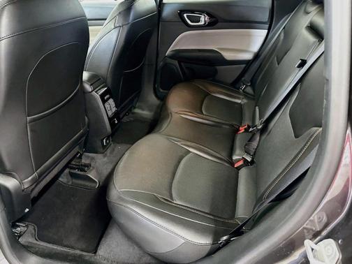 Granite Crystal Clearcoat Metallic 2023 Jeep Compass Limited