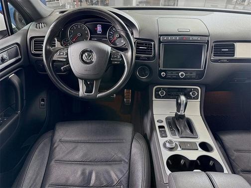 2017 Volkswagen Touareg V6 Wolfsburg Edition