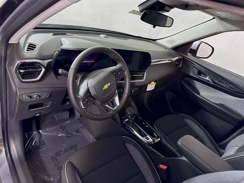 Sterling Gray Metallic 2026 Chevrolet Trailblazer LT