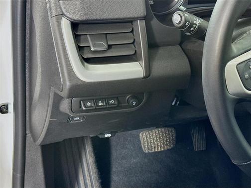 Summit White 2024 GMC Terrain SLT