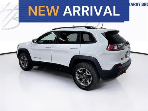 White 2019 Jeep Cherokee Trailhawk