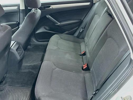 Pure White 2016 Volkswagen Passat 1.8T S