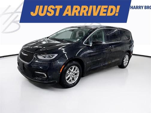 Black 2023 Chrysler Pacifica Touring-L