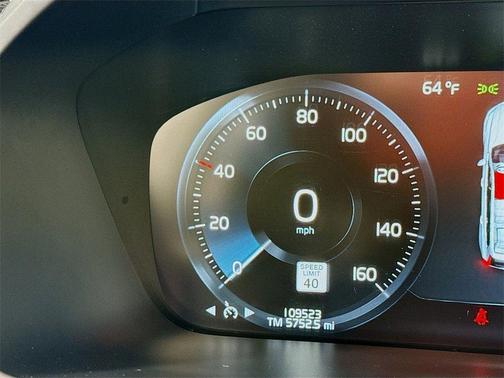 2016 Volvo XC90 T6 Momentum