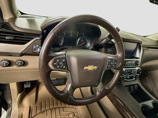 Pepperdust Metallic 2018 Chevrolet Suburban LT