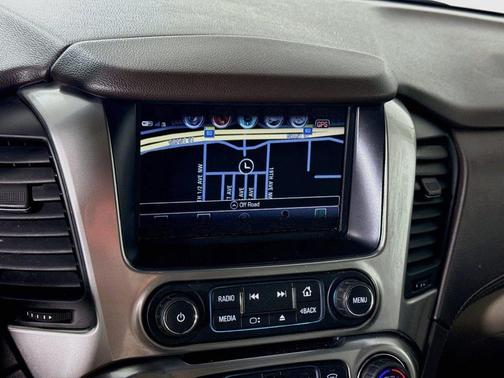 Pepperdust Metallic 2018 Chevrolet Suburban LT