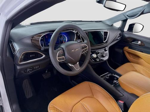 2023 Chrysler Pacifica Hybrid Pinnacle