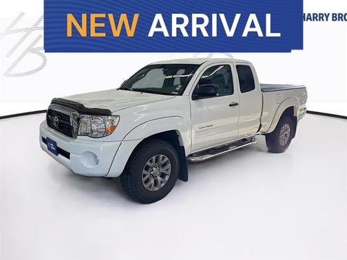Super White 2011 Toyota Tacoma Access Cab